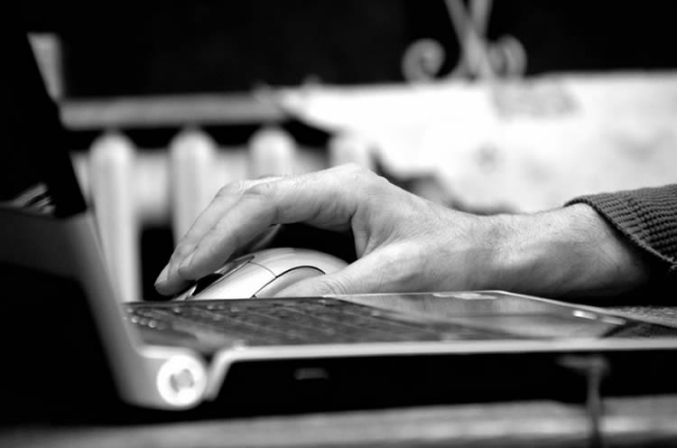 ordinateur portable, télétravail Mass In